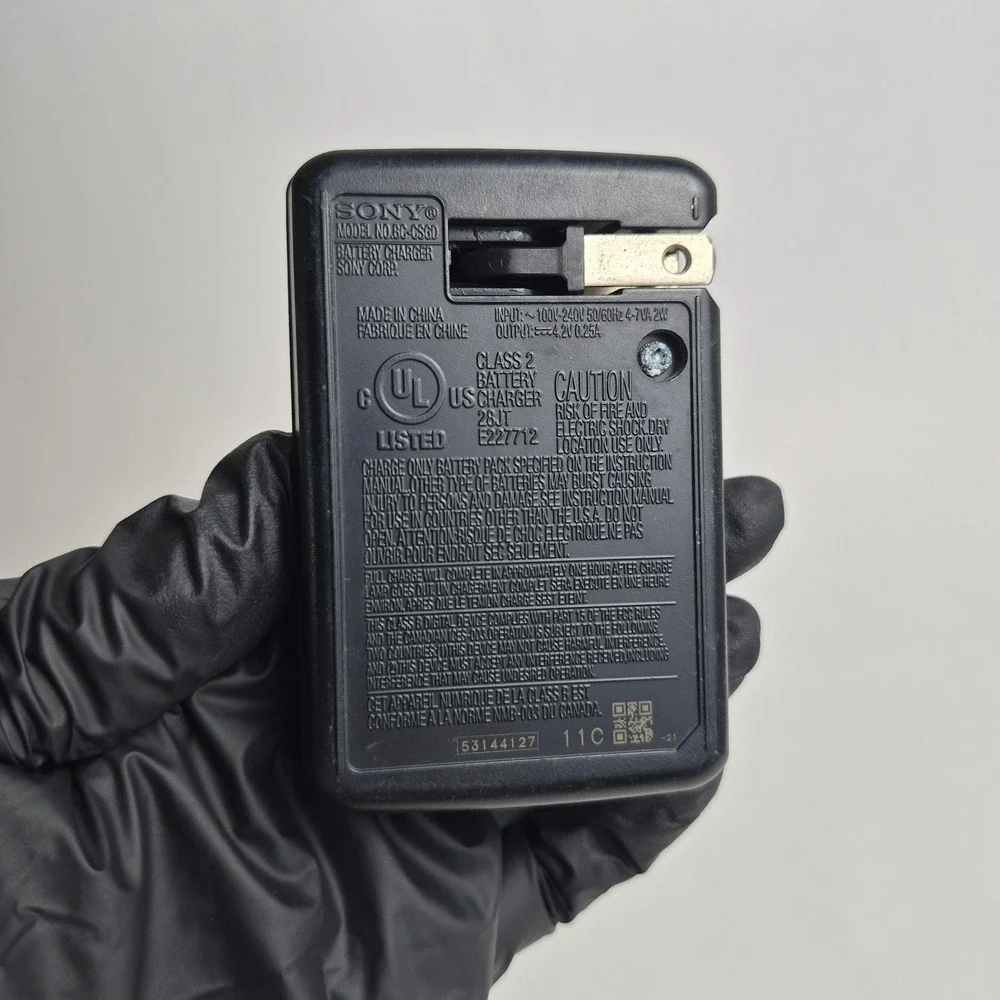 Sony BC-CSGD Battery Charger for G Type Lithium Ion Batteries Black
